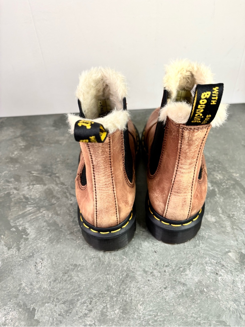 Dr Martens 2976 Leonore Chelsea Boots Faux Fur Lined Saddle Tan size 7 brown - Picture 7 of 10